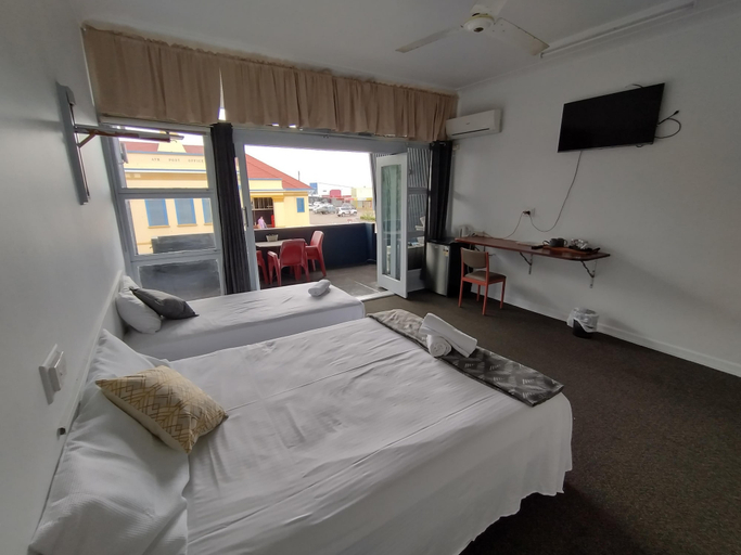Bedroom 4, Ayr Hotel, Burdekin