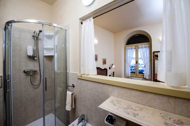 Bathroom 3, Studios Antica Porta Sul Mar, Rovinj