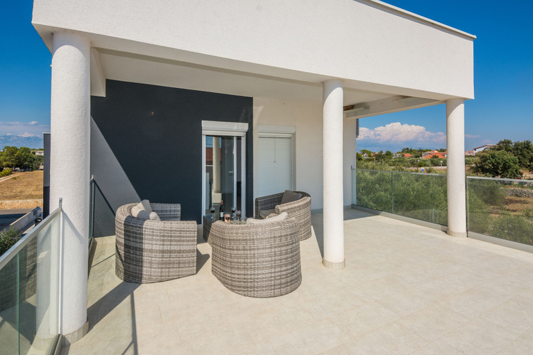 Others 5, Apartments Krpan, Vir