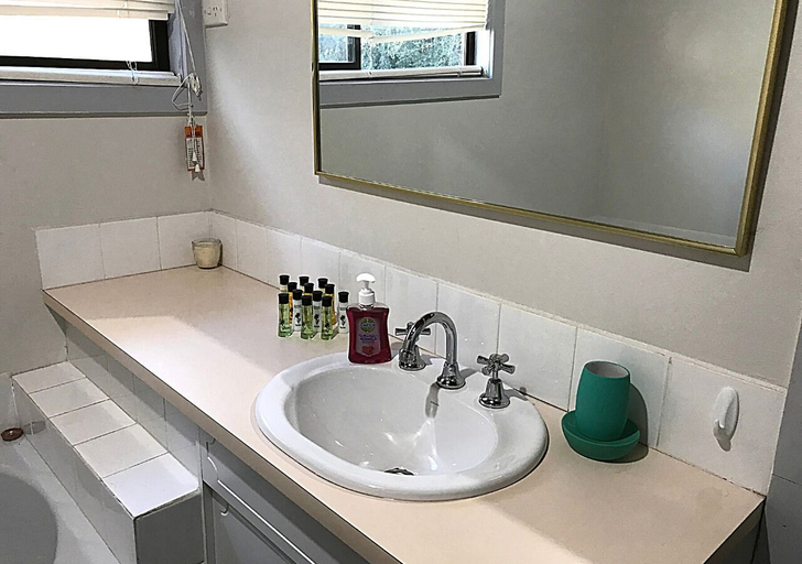 Bathroom 3, Cosy AffordableGetaway Wifi Netflix Wine, Wellington - Rosedale