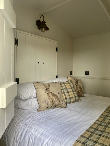 Bedroom 3, The White Horse Inn, Suffolk