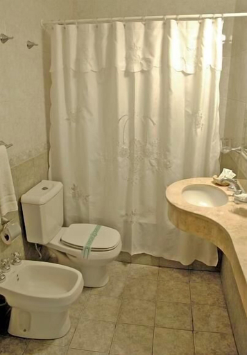 Bathroom 3, Hotel Provincial, Capital