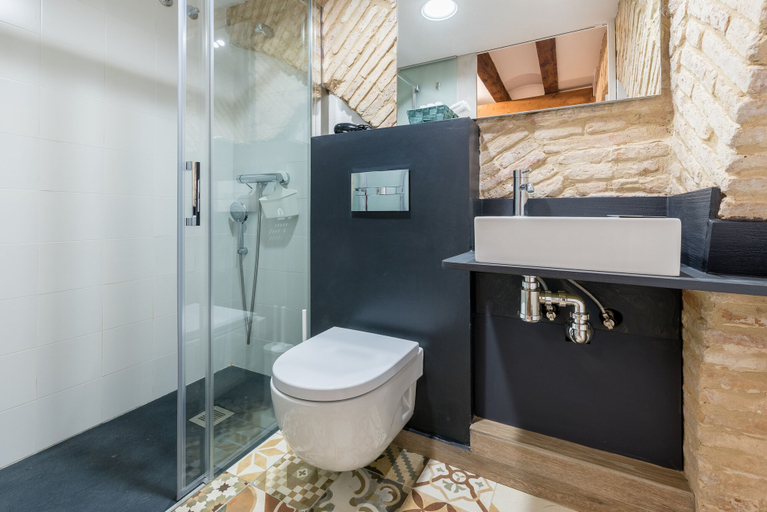 Bathroom 4, Hostal 977, Tarragona