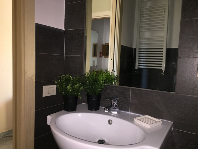 Bathroom 5, NL Smart, Rome