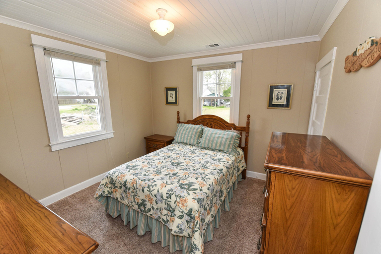 Bedroom 3, Miss Audrey Quiet&Cozy Historic Cottage, Bryan