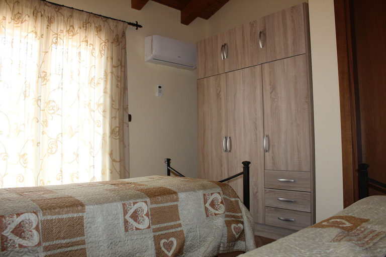 Bedroom 3, Vacation House ETNA, Catania