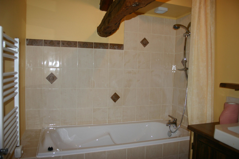 Bathroom 5, Domaine Les Miquels, Tarn
