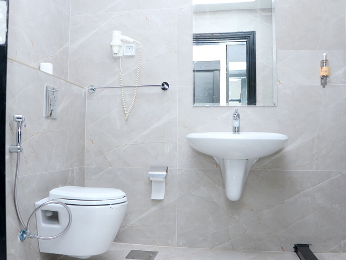 Bathroom 5, Al Raad Hotel, Aqaba