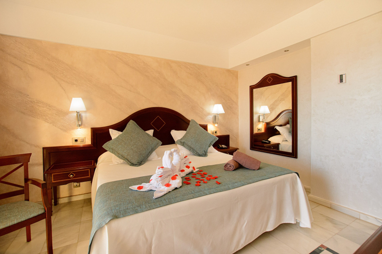 Bedroom 3, Hotel R2 Río Calma Spa Wellness & Conference, Las Palmas