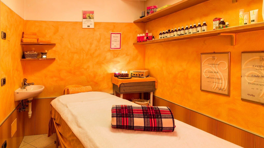 Bedroom 3, Leading Relax Hotel Maria, Trento