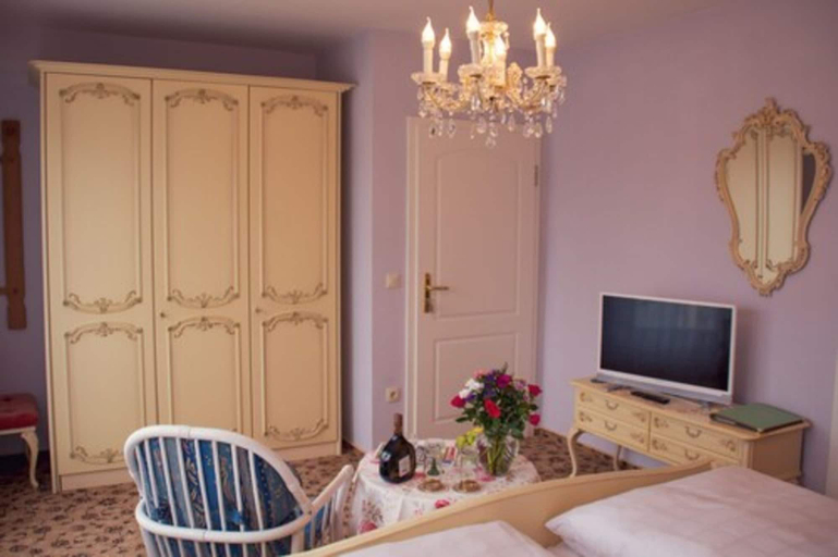 Bedroom 2, Hotel Garni Regina, Forchheim