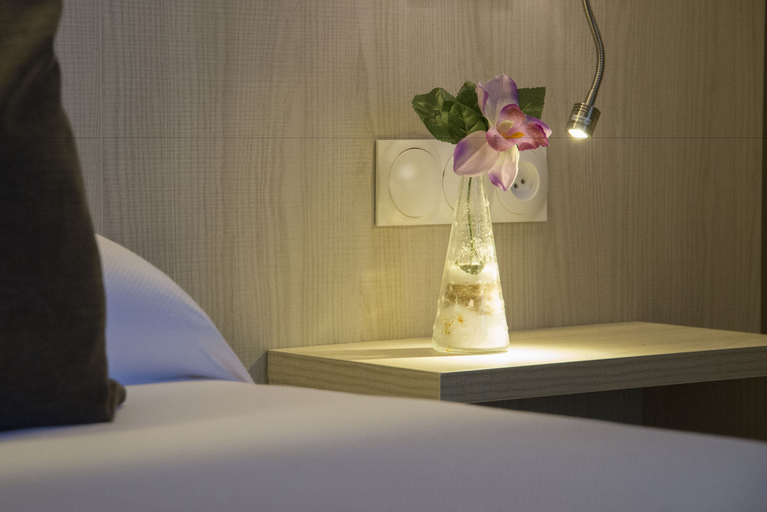 Bedroom 3, Benalmádena Palace - Hotel SPA & Apartments, Málaga