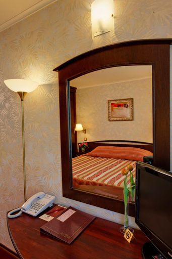 Bedroom 3, Hotel Capitol, Varna
