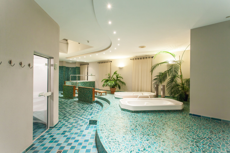 Bathroom 5, Hotel Deutscher Hof, Trier