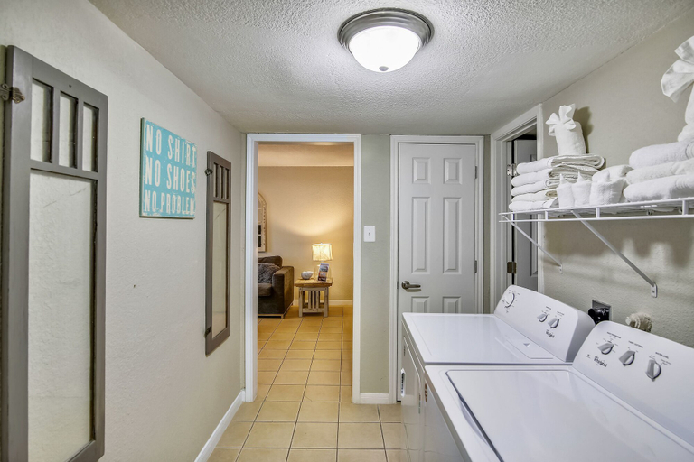 Bathroom 4, Anchor by Pleasure Pier II, Galveston