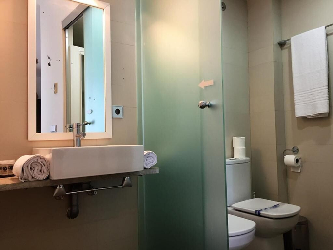 Bathroom 4, Hotel Alboran, Almería
