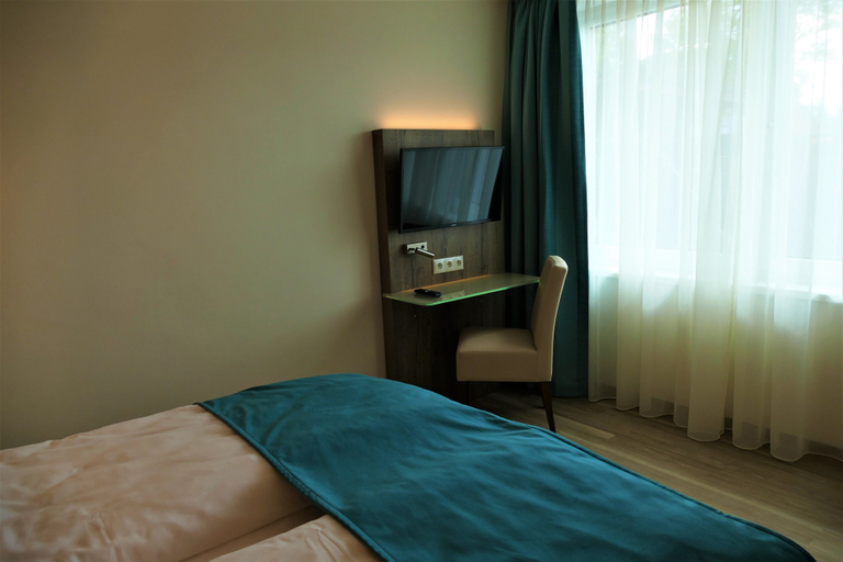 Bedroom 4, Meyn's Apartments & Hotel, Heidekreis