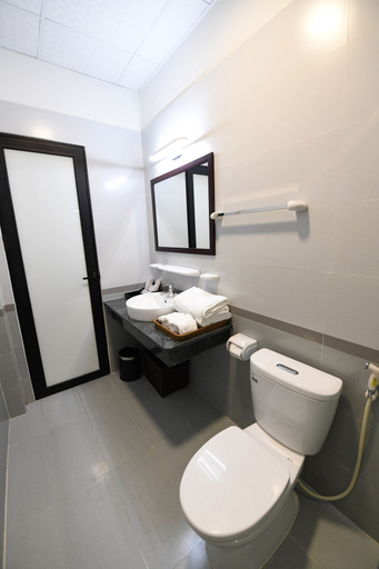 Bathroom 4, CoTo Starlight Boutique Hotel, Cô Tô
