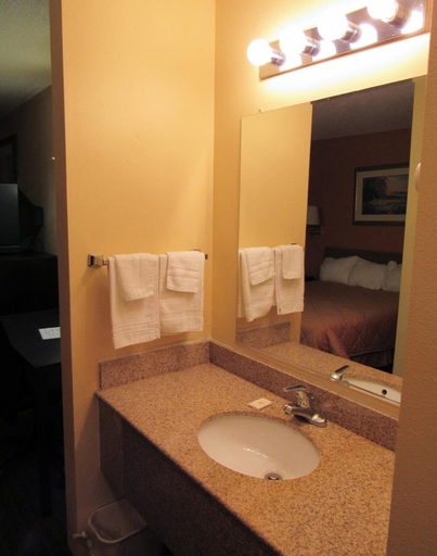 Bathroom 5, Red Rock Inn, Minnehaha