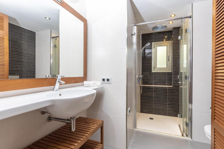 Bathroom, Apartment - 2 Bedrooms with Pool and WiFi - 107876, Baleares