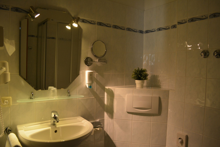 Bathroom 5, Klausdorfer Hof, Plön
