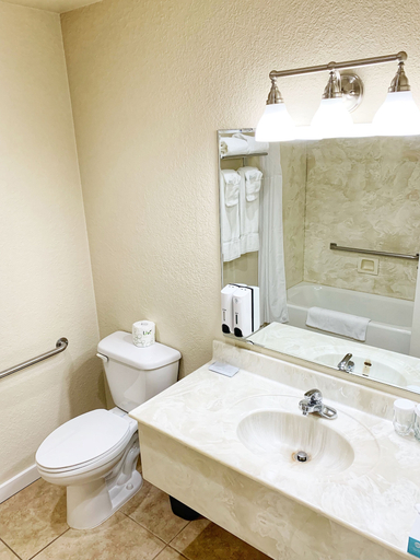 Bathroom 4, Stratford Inn, Jackson