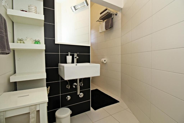 Bathroom 3, Luxury Apartments Gold and Grey, Zadar