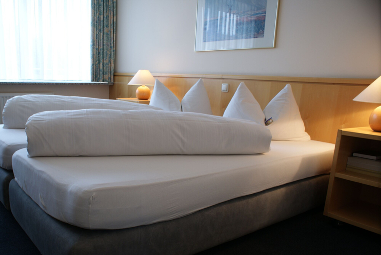 Bedroom 3, Hotel Herian, Ebersberg
