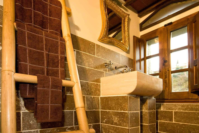 Bathroom 3, Villa del Poggetto, Arezzo