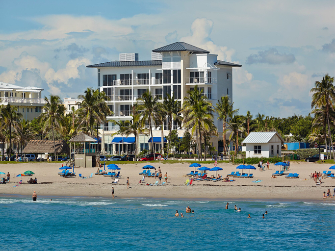 Exterior & Views 2, Royal Blues Hotel, Broward