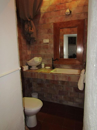 Bathroom, Château de Rosans, Hautes-Alpes