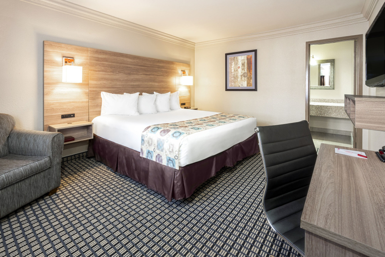 Bedroom 3, Ramada by Wyndham Houston Intercontinental Airpt S, Houston