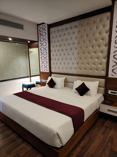 Bedroom 4, Hotel Preethi International, Mysore