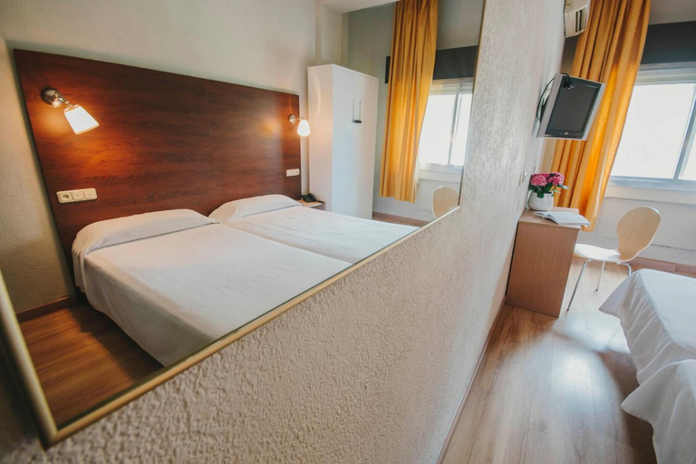 Bedroom 3, Hotel Embajador, Almería