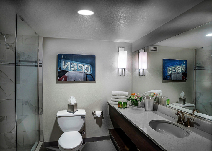 Bedroom 5, The STRAT Hotel, Casino & Tower, Clark