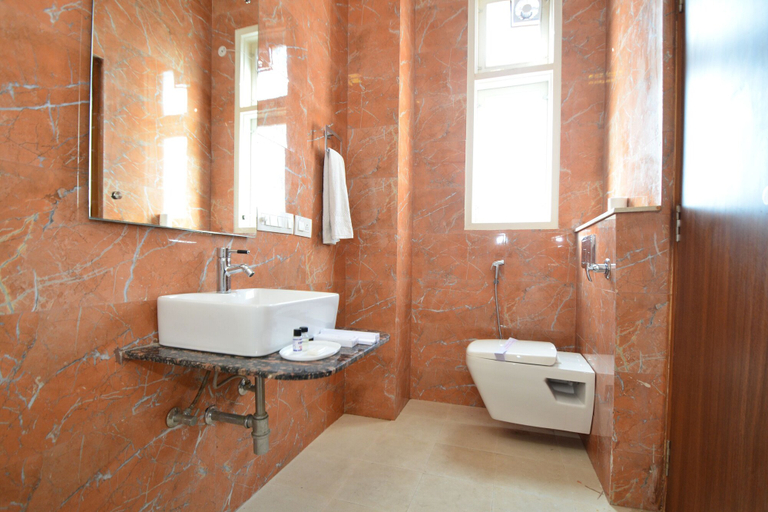 Bathroom 3, Hotel Sapphire World, Jaipur
