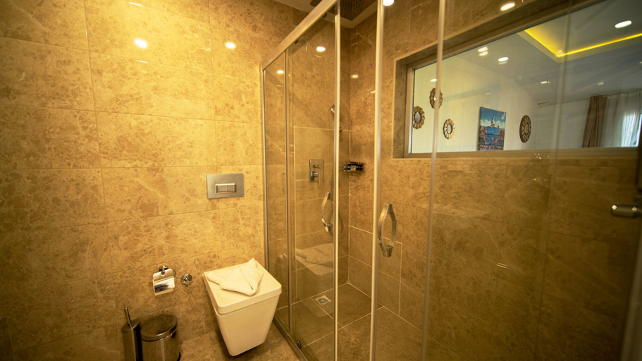 Bathroom 5, Zeugma Hotel, Fatih