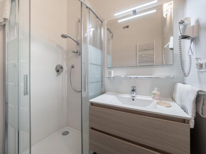 Bathroom 5, Aparthotel Navigli, Milano