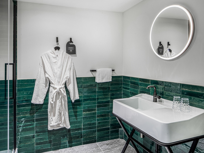 Bathroom 4, Maisons du Monde Hôtel & Suites - La Rochelle Vieux Port, Charente-Maritime