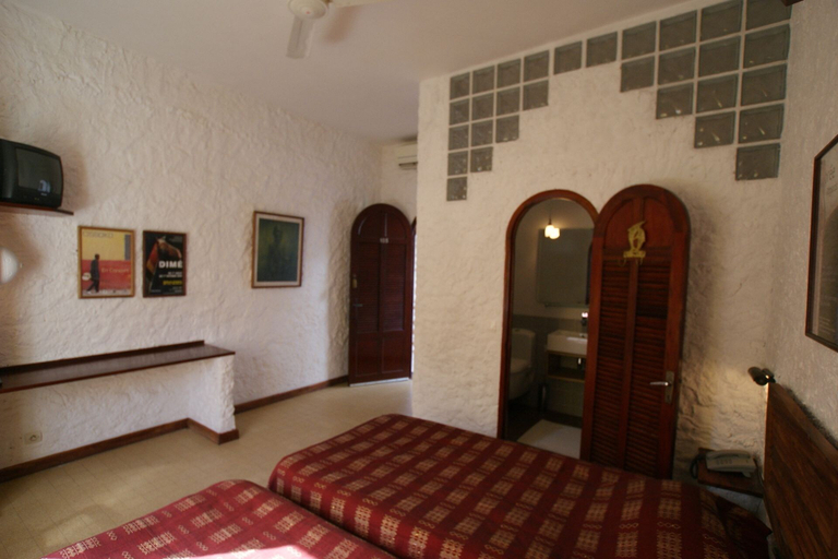 Bedroom 2, Hotel La Residence, Saint-Louis