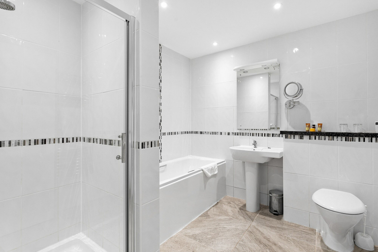Bathroom 4, Abbey Sands Hotel, Torbay