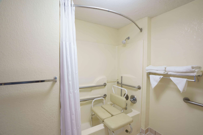 Bathroom 4, Travelodge by Wyndham Montgomery East, Montgomery