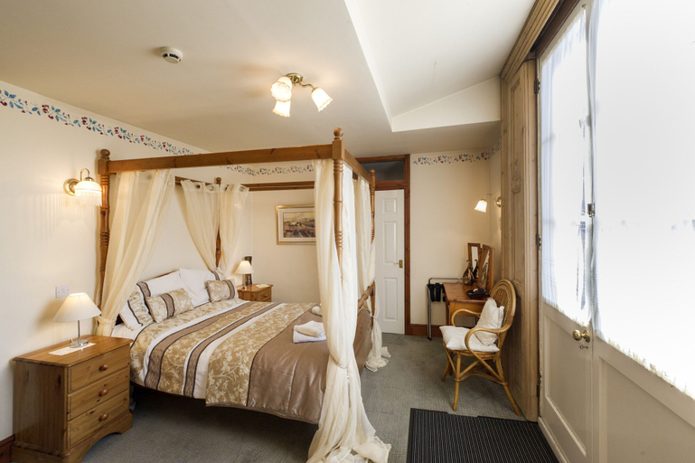 Bedroom 2, Baldwin House, Worcestershire