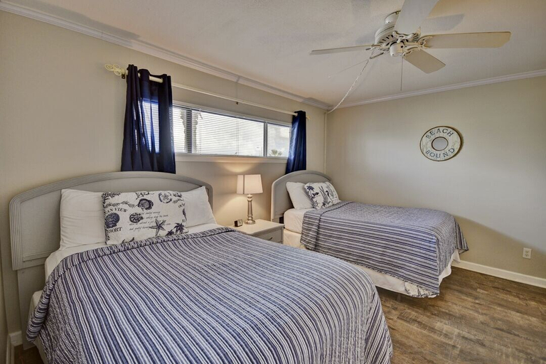Bedroom 2, Moonspinner 208b, Bay
