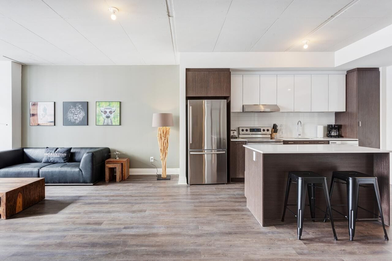 Others 4, Corporate Stays L'Equinox Apartments, Laval