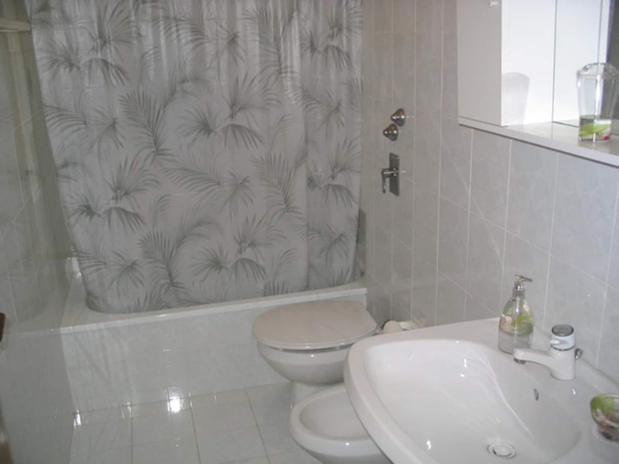Bathroom, B&B Villa Mozia, Trapani