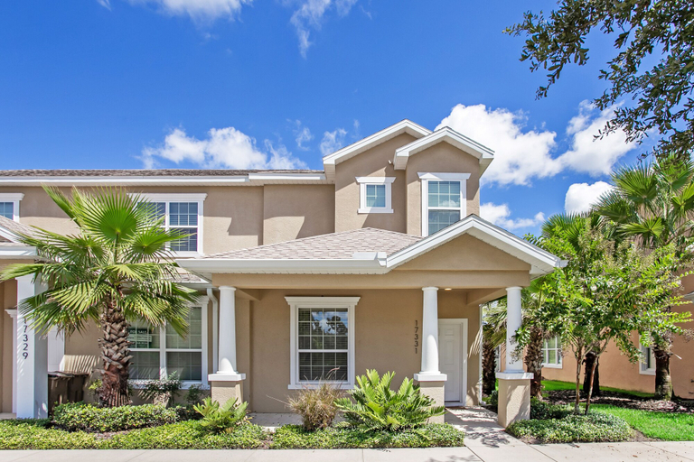 Exterior & Views