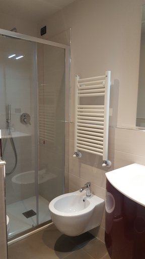 Bathroom 4, Hotel Villa Barsanti, Lucca