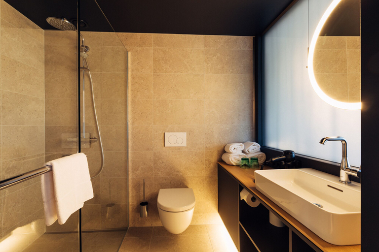 Bathroom 4, harry's home Telfs hotel & apartments, Innsbruck Land
