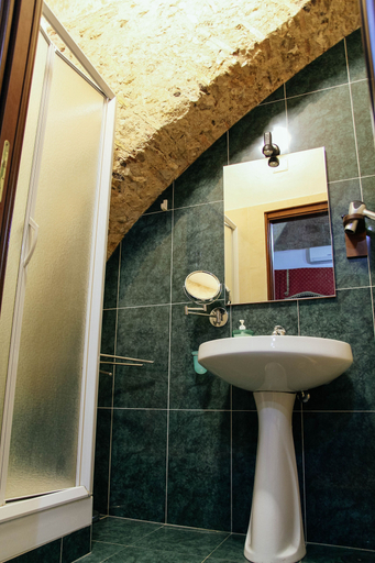 Bathroom, hotel Concordia s.n.c., Crotone